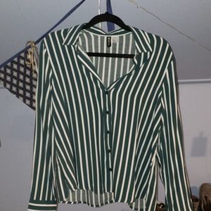 Botton-up collared shirt
